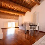 Apartamento Mansarda Colombo - Car Parking Ferrara