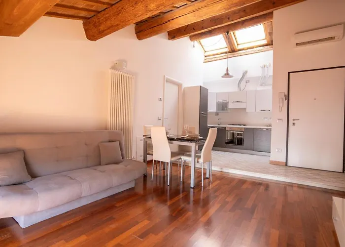 Apartment Mansarda Colombo - Car Parking