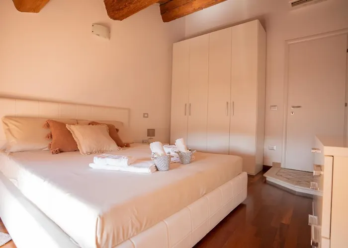 Mansarda Colombo - Car Parking Apartment *